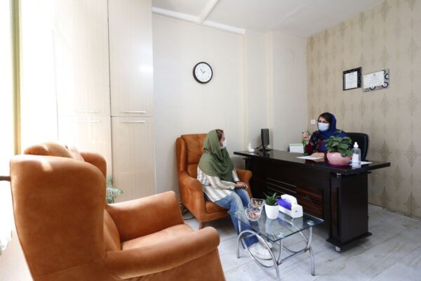 اتاق مشاوره بزرگسال- کلیتیک شیوا